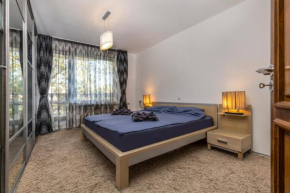 2BD-2BTHR Apartment close to the Ancient Town